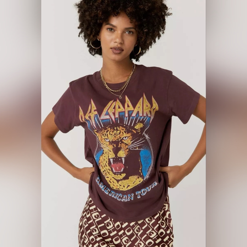 Daydreamer Brown Def Leppard Graphic Tee with Yellow and Blue Accent